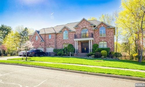 14 Patton Ln, Closter, NJ 07624-2822