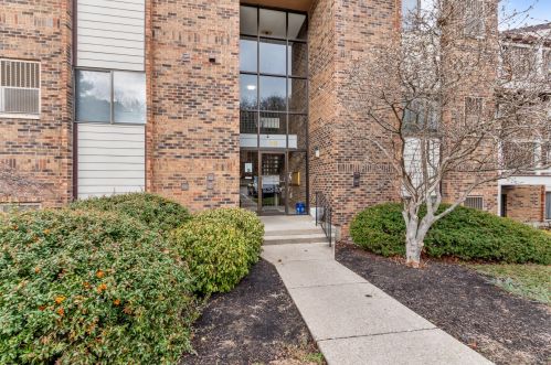 50 Woodland Hills Dr, Newport, KY 41071-5444