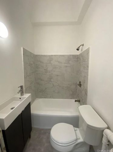 207 Prospect Ave, Mount Vernon NY  10550-2347 exterior