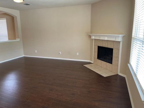 1046 Elm Dr, Aubrey TX  76227-5434 exterior
