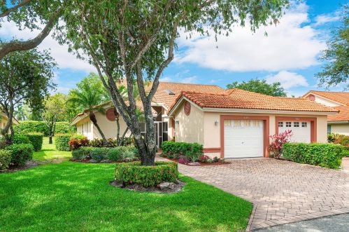 7124 Summer Tree Dr, Boynton Beach, FL 33437-3870
