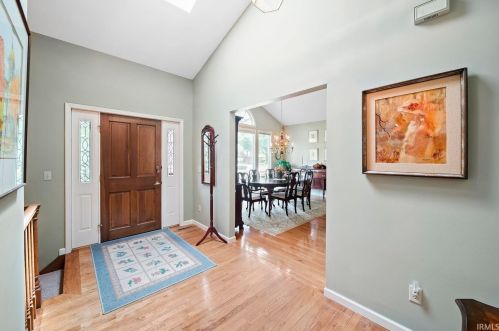 51095 Huntington Ln, Granger, IN 46530-8813