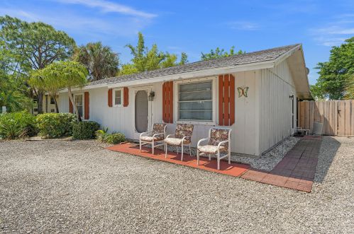 6105 Cassia Dr, Fort Pierce, FL 34982-3790
