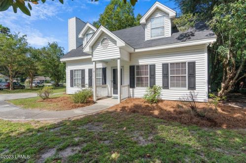 2 Venice Ct, Beaufort, SC 29907-1945