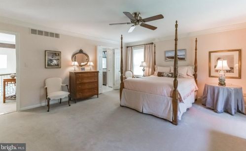 131 Knoxlyn Farm Dr, Kennett Sq PA  19348-2700 exterior