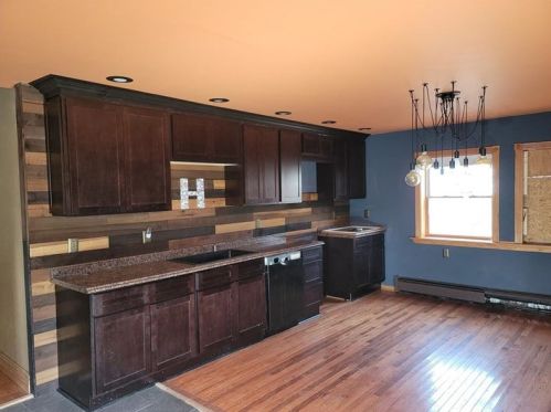 801 Franklin Ave, South Connellsville, PA 15425-3720