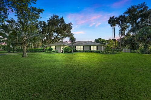 11800 Twin Creeks Dr, Fort Pierce, FL 34945-2531