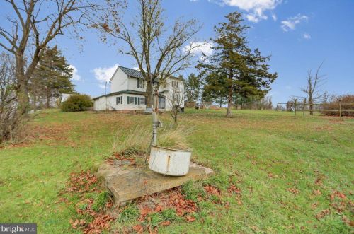 272 Fairview Rd, Lees Cross Roads, PA 17257-9728