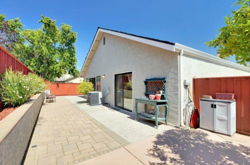 2160 Bayo Claros Cir, Morgan Hill CA  95037-7006 exterior