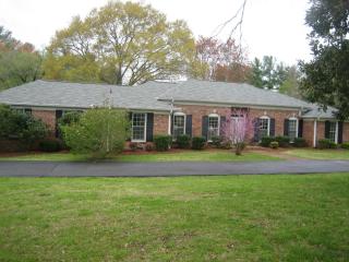 1877 Shamrock Dr, Brentwood, TN 37027-4839