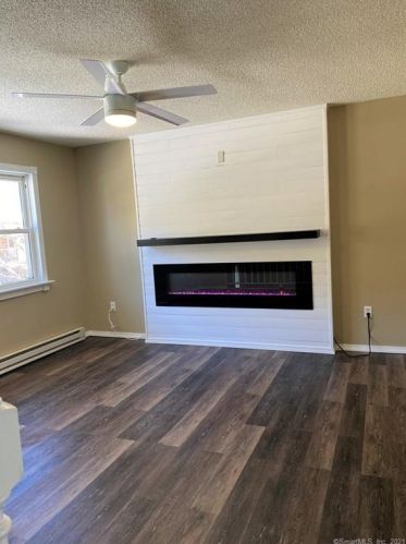 197 Pinecrest Dr, Waterbury CT  06708-1860 exterior