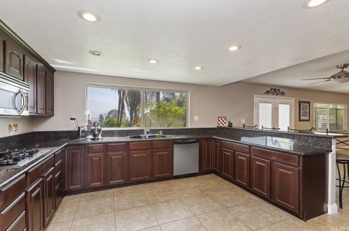 16060 Lenel Ct, Riverside CA  92504-5817 exterior