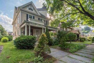 12 Presidents Pl, Kingston, NY 12401-6308
