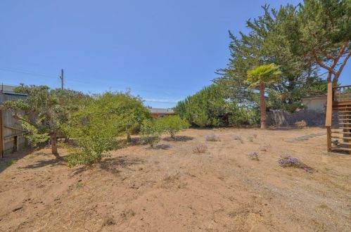 1237 Flores St, Seaside CA  93955-5516 exterior