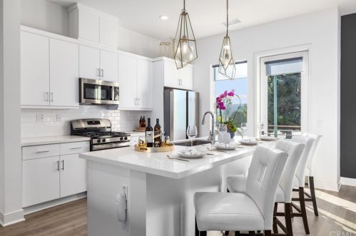 1662 Lewis St, Anaheim, CA 92805-6437