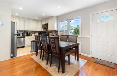 8 Newton Pl, Roosevelt NY  11575-2226 exterior