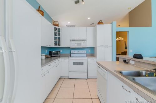 15726 16 Ct, Hollywood FL 33026-0509 exterior