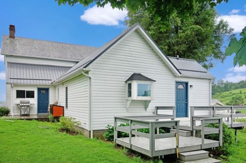 1797 Pleasant Grove Rd, Claysville, PA 15323-1039