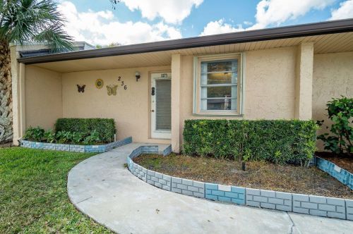 236 Lake Meryl Dr, West Palm Beach, FL 33411-3393