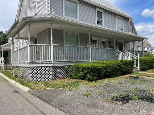 203 Center St, Manchester CT  06040-5048 exterior