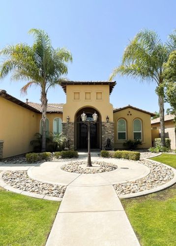 14641 Pams Way, Bakersfield, CA 93314-9008