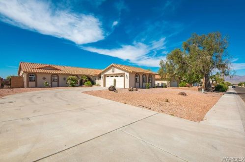 2368 Shadow Canyon Dr, Bullhead City, AZ 86442-8793