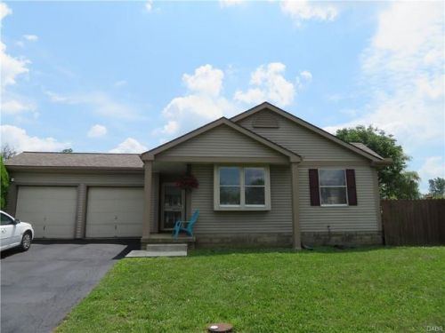 5876 Coralberry Dr, Englewood, OH 45315-9785