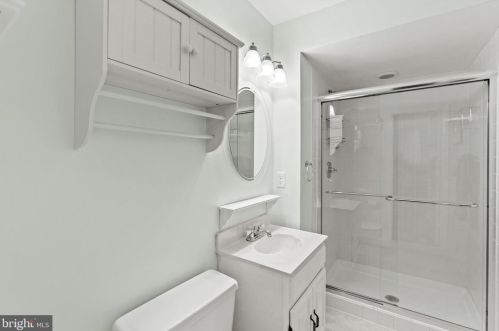 10809 Dayflower Ct, Herndon VA  20191-5109 exterior