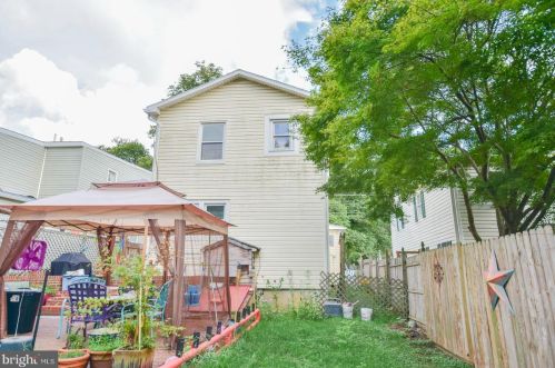 310 Congress St, Charles Town WV  25414-1320 exterior