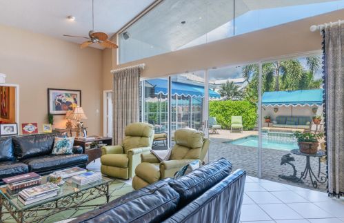 3752 Mykonos Ct, Boca Raton, FL 33487-1283