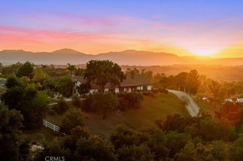 39386 Chaparral Dr, Temecula CA  92592-8822 exterior