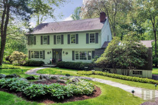 16 Salem Ln, Westport, CT 06880-3721