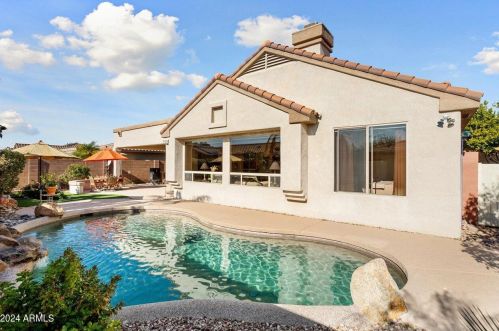 15019 Angel Basin Way, Sun City, AZ 85374-8624