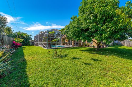 950 Connecticut Ter, Fort Pierce FL 34953-1514 exterior