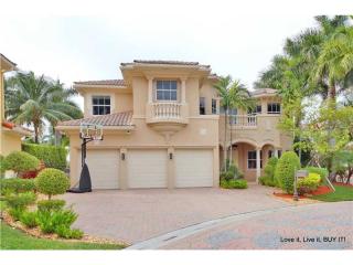 1150 Hatteras Ln, Hollywood FL  33019-5068 exterior