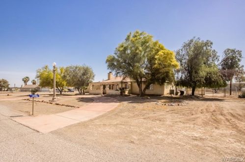 7142 Martin Dr, Mohave Valley, AZ 86440-9127