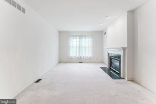 808 Phipps Woods Ct, Glen Mills PA  19342-2243 exterior