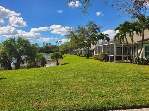 6135 Mandalay Cir, Naples FL  34112-1910 exterior