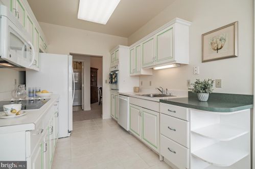 2117 Windrow Dr, Princeton NJ  08540-5023 exterior