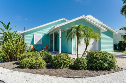 629 91st Ave, Naples FL  34108-2422 exterior