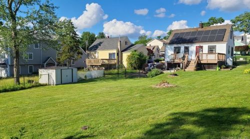 4 5th St, Danbury CT  06810-5704 exterior