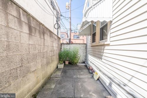 1424 Jackson St, Philadelphia PA 19145-3617 exterior