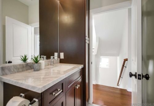 1760 La Playa Ave, San Diego CA 92109-6526 exterior