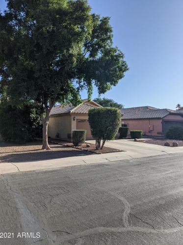 1698 Tremaine Ave, Gilbert AZ  85234-8139 exterior