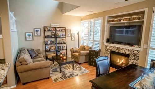 23128 Napa Dr, Santa Clarita, CA 91354-2508
