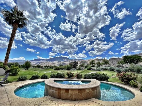 56625 Riviera, La Quinta CA  92253-5014 exterior