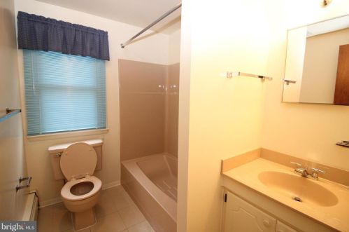 502 6th St, Lansdale PA  19446-2742 exterior