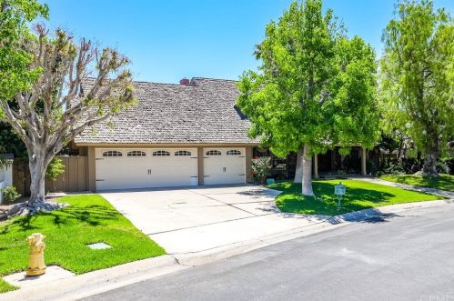 9742 Crestview Cir, Orange, CA 92861-1313