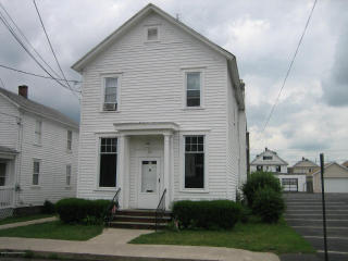 104 Lincoln St, Olyphant, PA 18447-1426