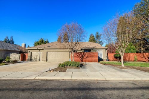 1955 Tuolumne Rd, Turlock CA  95382-8912 exterior